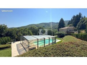 Propriété 7 pièces 218 m²