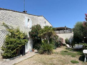 Vente maison 5 pièces 139 m² Salles-d'Angles (16130)