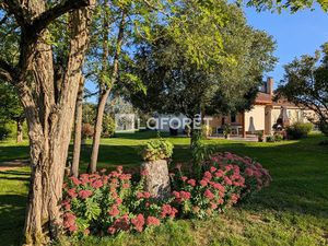 Maison T7 près de MONCRABEAU à vendre
