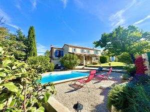 Coquette Villa individuelle sur 1200 M2 de terrain avec piscine