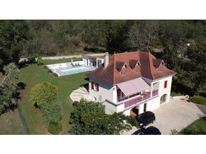 Vente maison 8 pièces 175 m² à Figeac (46100)  396 900 €