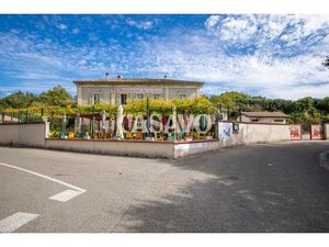 Vente Maison 7 pièces de 472m² - 30610 Sauve