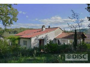 Spacieuse maison Avec jardin et Garage.