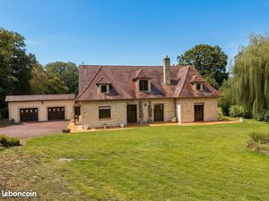 Maison 8 pièces 232 m²