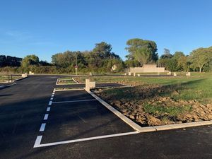 TERRAIN VIABILISE A ST CHAPTES  PROCHE NIMES