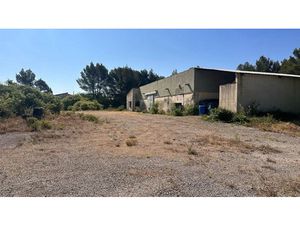 Vente terrain 4700 m² à Le Castellet (83330)  3 175 000 €