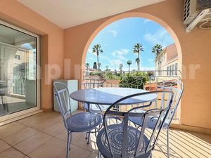 Location meublée appartement 4 pièces 81.42 m² à Sanary-sur-Mer (83110)  1 815 €