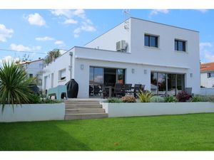 Vente maison 6 pièces 180 m² à Vaux-sur-Mer (17640)  1 146 200 €