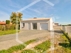 Vente maison 3 pièces 69 m² à Saint-Saturnin-du-Bois (17700)  194 000 €