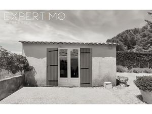 Logement indépendant dans copropriété avec piscine