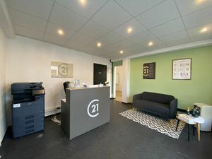 Location local commercial 4 pièces  55.00m²  Quincy