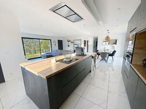 Belle maison de 149 m2  trois chambres dont une suite parentale