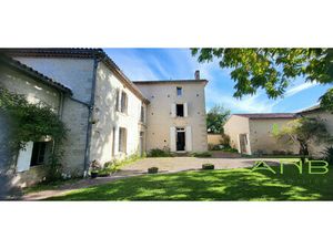 Maison bourgeoise d'exception – 12 pièces – Matha - 17160