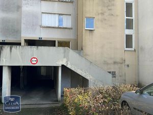 Parking à louer 15 m² - Bourg-en-Bresse (01) - 72€
