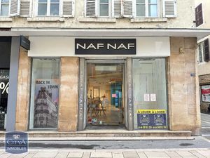 Local commercial à louer 223.2 m² - Mâcon (71) - 3 520€