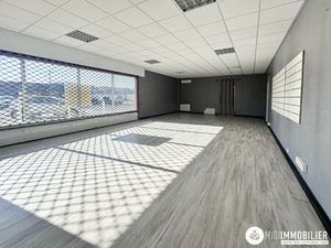 Location Local commercial 156m² LE SEQUESTRE 81990