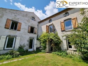 Exclu Maison Familiale à rafraîchir avec 5 Chambres – Blot-L'église (63)