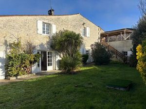Vente maison 5 pièces 139 m² à Salles-d'Angles (16130)  234 300 €