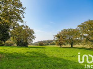 Annonce vente terrain terrain de 674m2 à Beauregard-vendon (63460) - ParuVendu.fr ref 9927