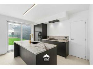 Huis te koop in Zwevezele met 4 slaapkamers