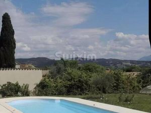 Belle bastide avec piscine et vue dégagée