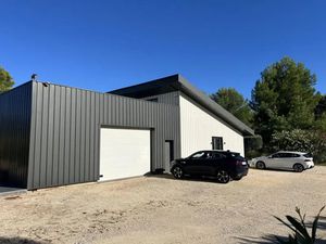 Vente Local d'activités Signes 83870