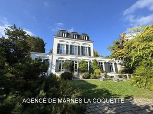 Maison de luxe à vendre à Marnes-la-Coquette