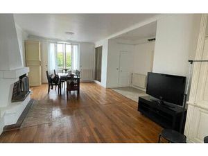 Location appartement  85.41 m² T-3 à Lardy  975 €