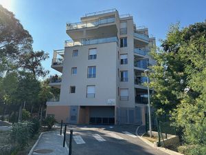 Location garage 26 m² à Cavalaire-sur-Mer (83240)