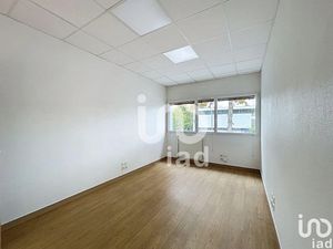 Location locaux professionnels 14 m² à Saint-gregoire (35760)  299 €