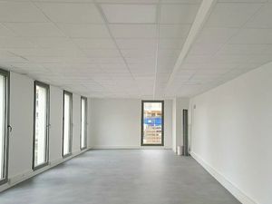 Location locaux professionnels 100 m² à Cesson-sevigne (35510)  1 700 €