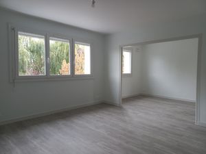 Grand appartement avec balcon