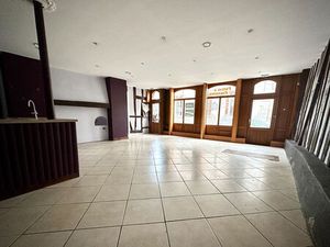 Location local commercial  150.00m²  Courville