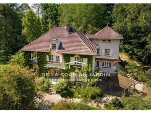 Villégiature emblématique en lisière de la forêt de Fontaineblea