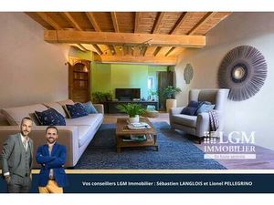 Le Castéra  Corps de ferme composé de deux maisons et dépendances agricoles