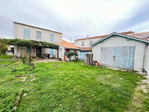 Vente maison 8 pièces 164 m² à Etaules (17750)  156 000 €