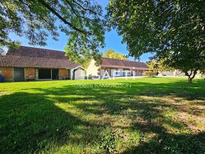 Vente maison 5 pièces 133 m² à Saint-Germain-du-Bois (71330)  235 000 €