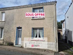 A VENDRE en Exclusivité au Boupère  Maison de bourg de 91 m2 env avec 2 chambres et 1 gren