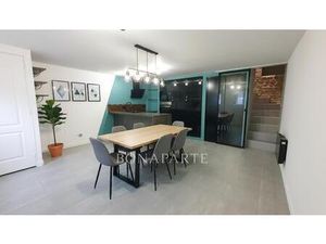 Jolie maison de bourg rénovée avec terrasse et grand jardin