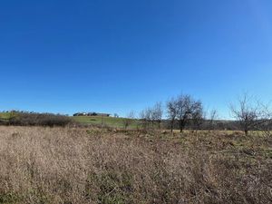 Vente terrain 573 m² à Villefranche-d'Albigeois (81430)  72 300 €