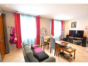 Appartement T4 61 m2 Rez-de-chaussée avec garage et cave