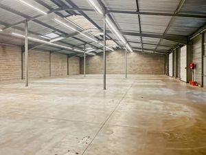 Vente locaux professionnels 1320 m² à Notre-Dame-d'Oé (37390)  1 100 000 €