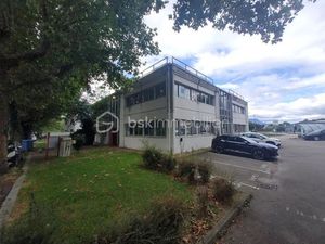 Vente locaux professionnels 11 pièces 223 m² à Saint-Martin-le-Vinoux (38950)  290 000 €