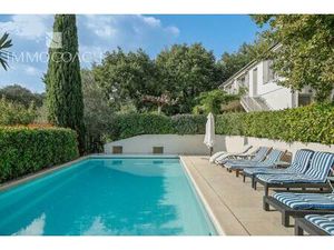 Charmante maison 6 chambres avec vue dégagée  piscine et jardin