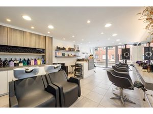 Commercieel te koop in Stabroek