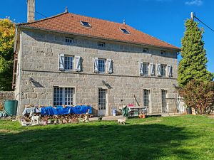 MAISON EN PIERRES   TROIS CHAMBRES   HABITABLE DE SUITE
