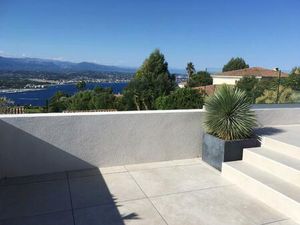 Villa contemporaine vue mer à Théoule-sur-Mer