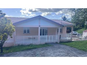 Vente immeuble 442 m² à Le lamentin (97232)  1 250 000 €