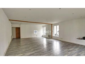 Location locaux professionnels 62 m² à La Fère (02800)  445 €