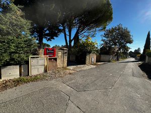 Terrain constructible AV MAUTEMPS 1013 m2 PIERREVERT 04860